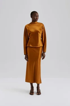 By Malina Maxikjol Aubree Satin Maxi Skirt